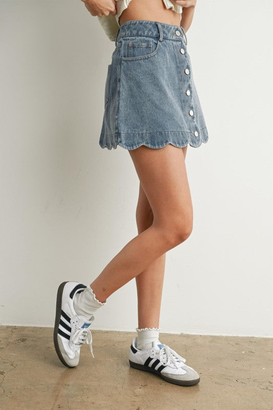 Buttoned Scalloped Denim Skirt