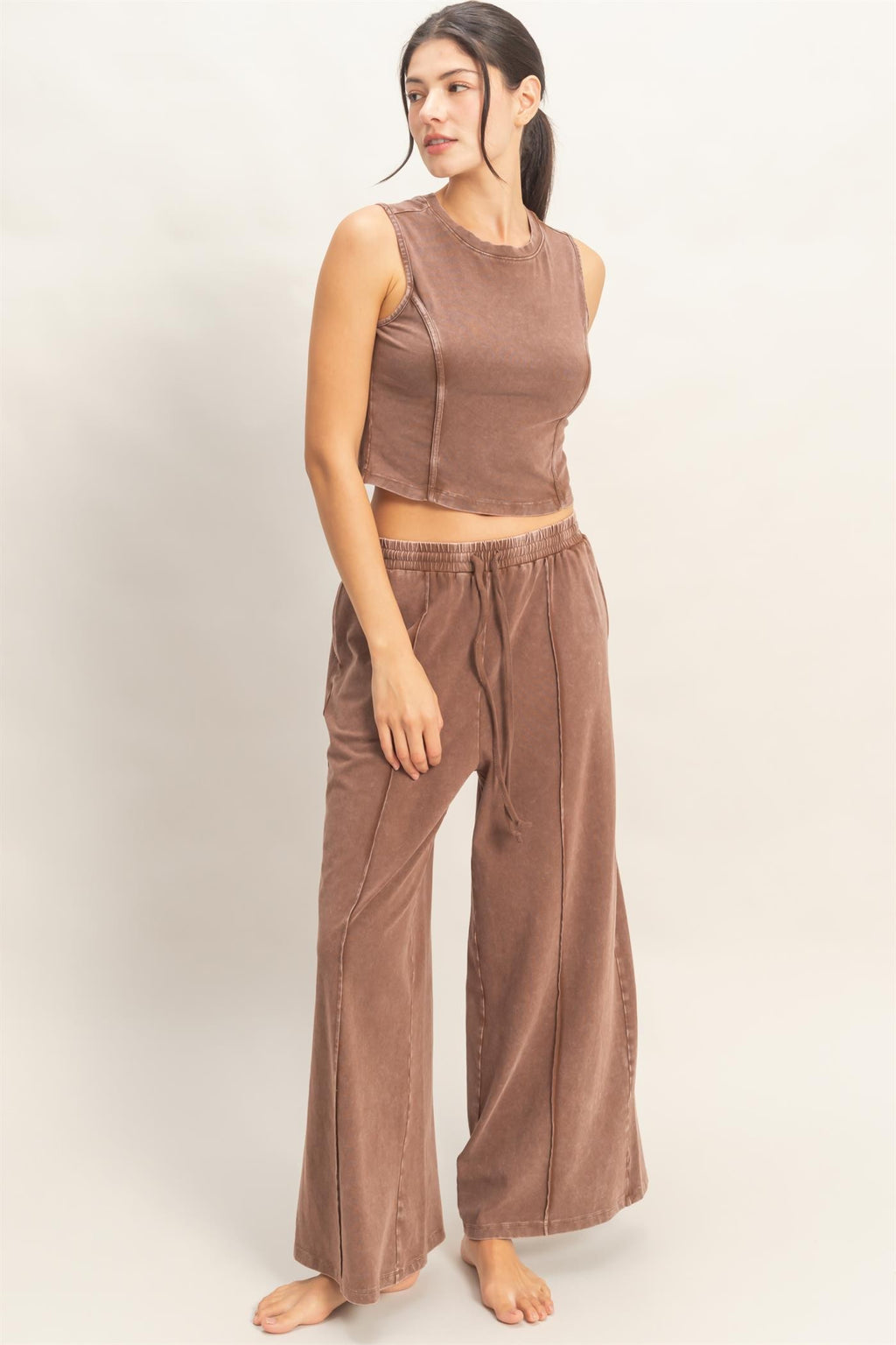 Sleeveless brown pant set
