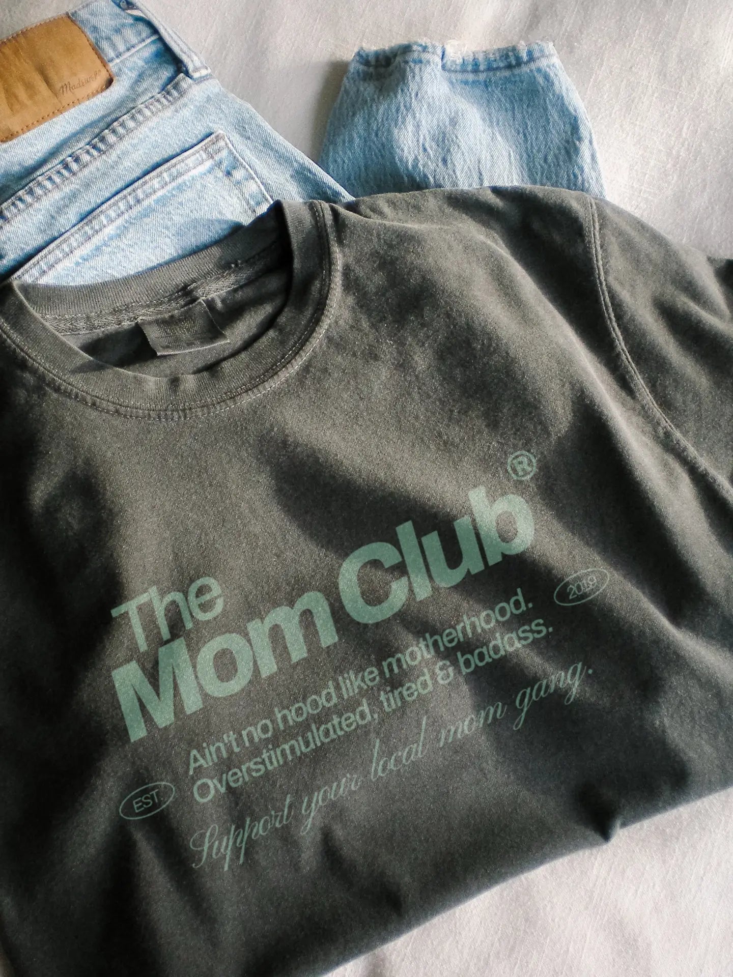 The mom club tee