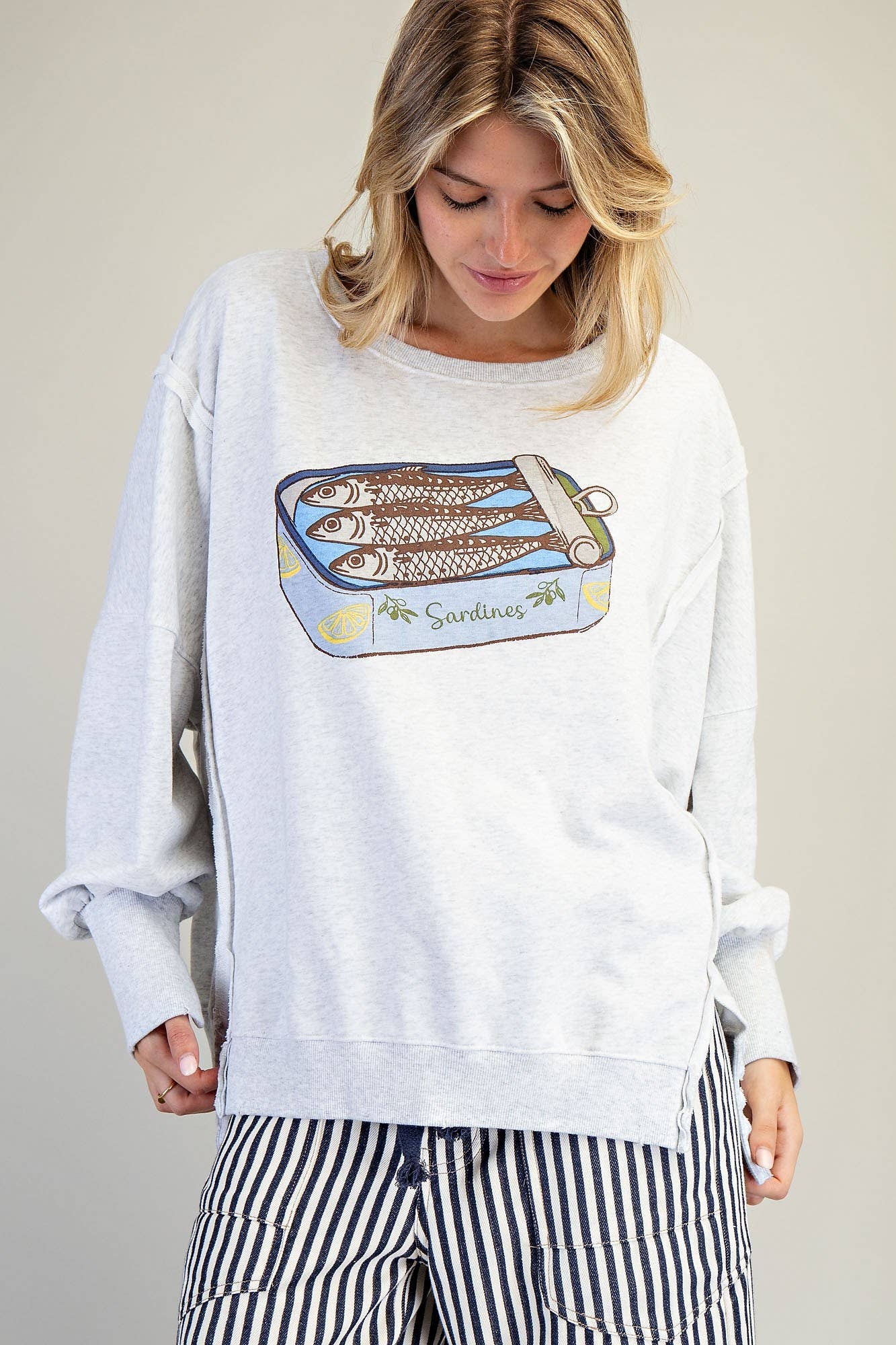 STONE WASHED SARDINES GRAPHIC SWEATSHIRT
