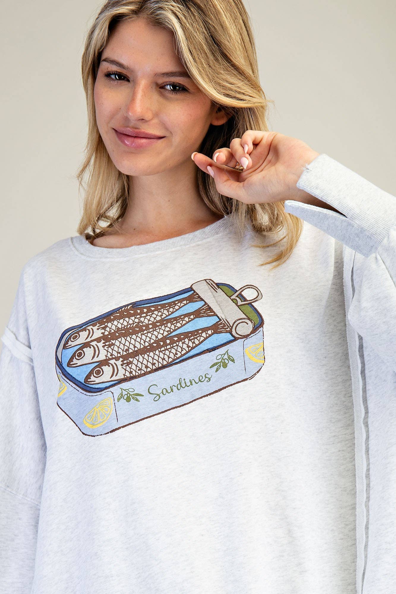 STONE WASHED SARDINES GRAPHIC SWEATSHIRT