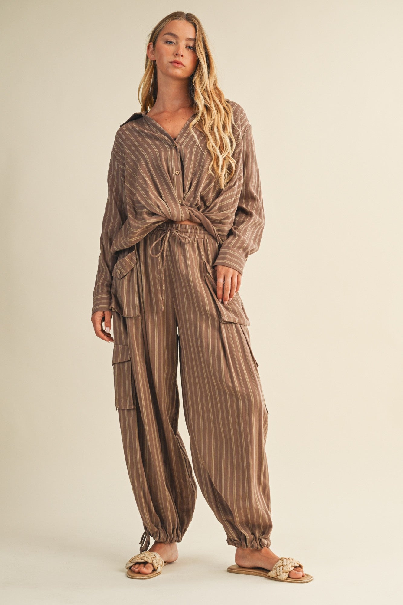 Striped twist cargo set