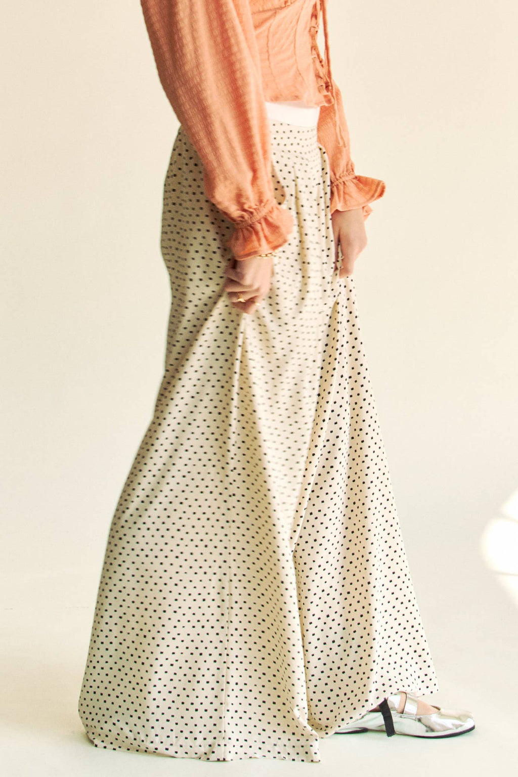 PLEATED BACK ELASTIC WAIST BAND WIDE LONG PANTS