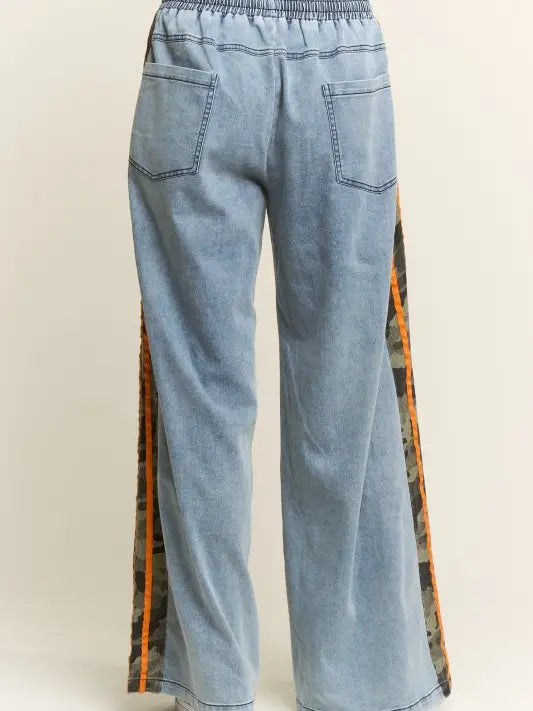 Wide leg camo stripe pants