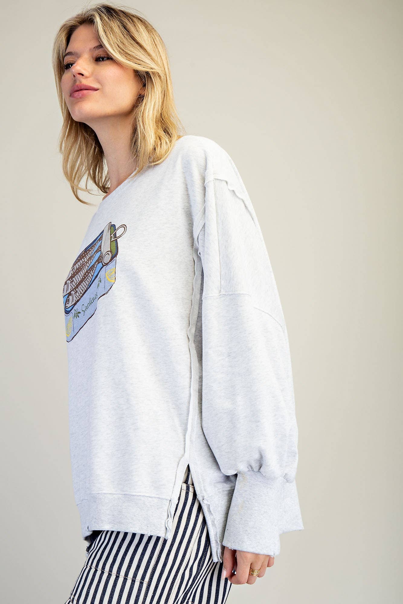 STONE WASHED SARDINES GRAPHIC SWEATSHIRT