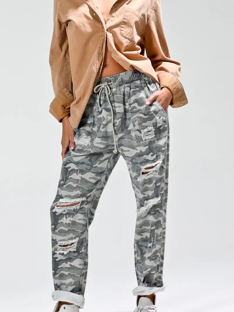 Elastic waist camo distressed pants