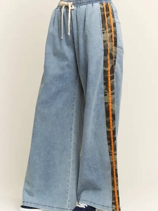 Wide leg camo stripe pants
