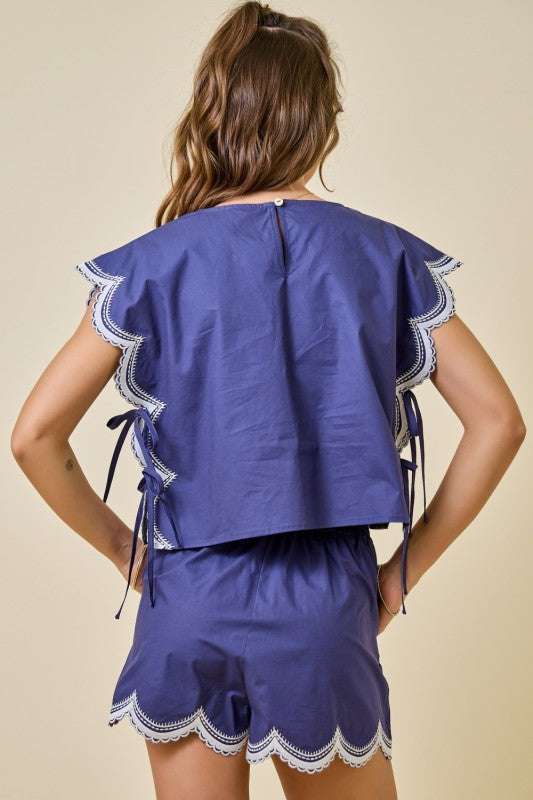 Embroidered Scalloped Tie set