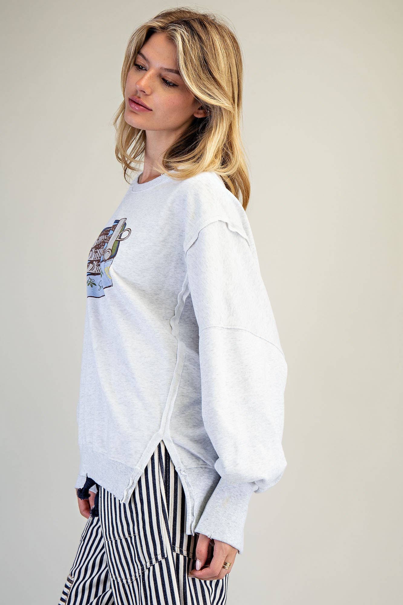 STONE WASHED SARDINES GRAPHIC SWEATSHIRT