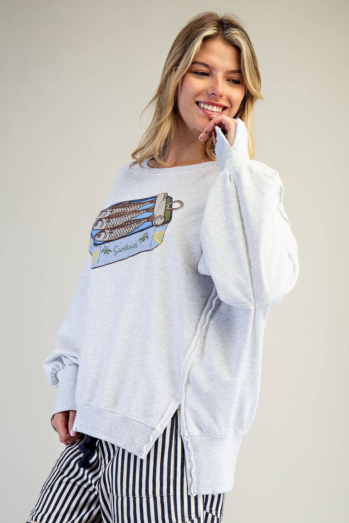 STONE WASHED SARDINES GRAPHIC SWEATSHIRT
