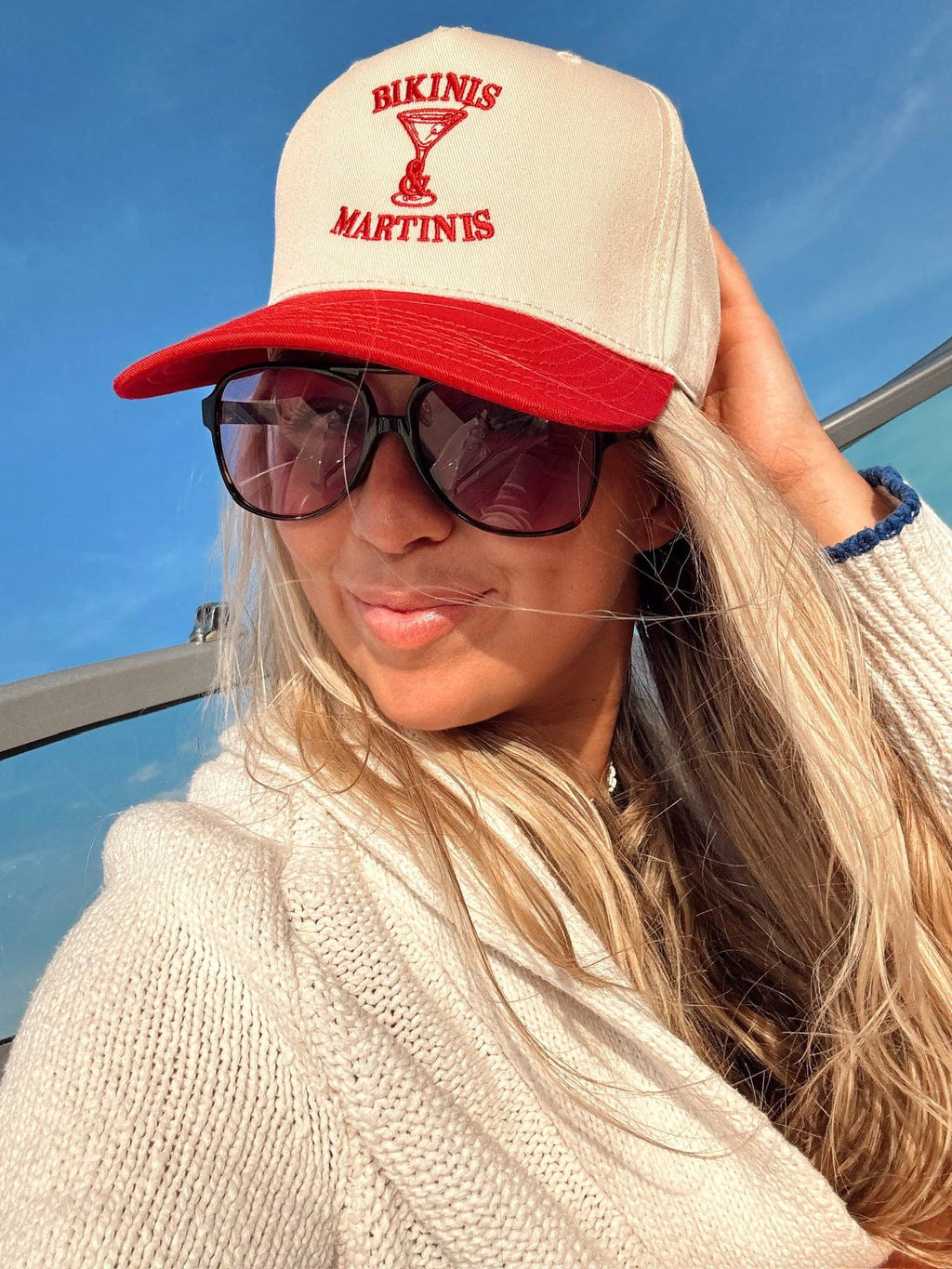 Bikinis & Martinis dad hat