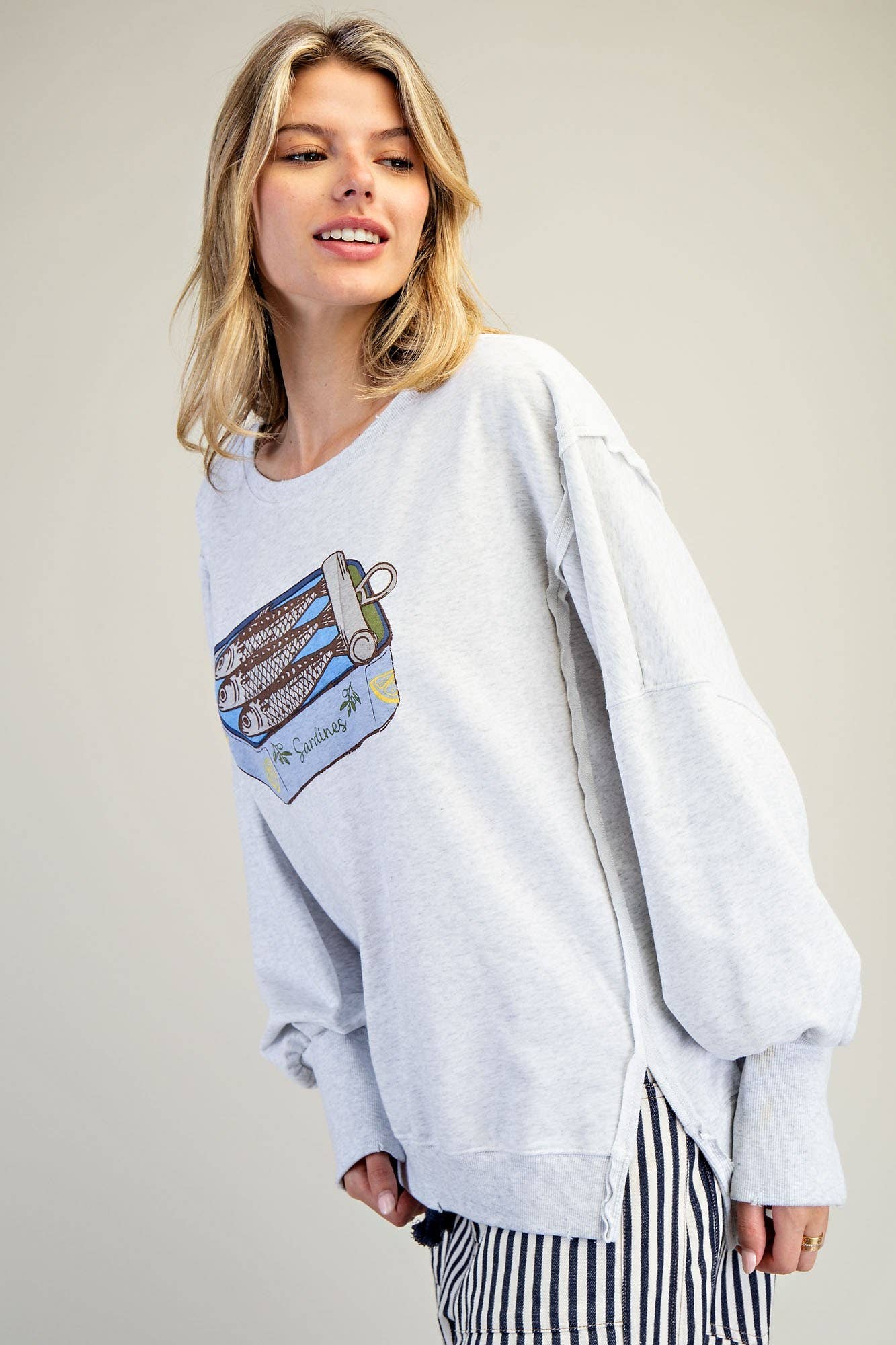 STONE WASHED SARDINES GRAPHIC SWEATSHIRT