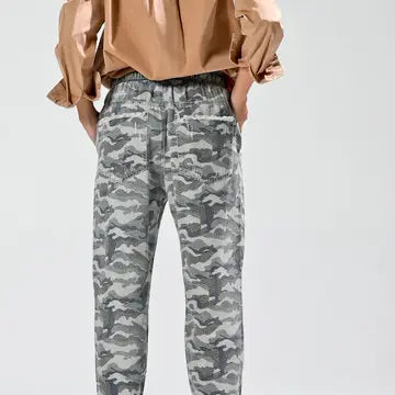 Elastic waist camo distressed pants