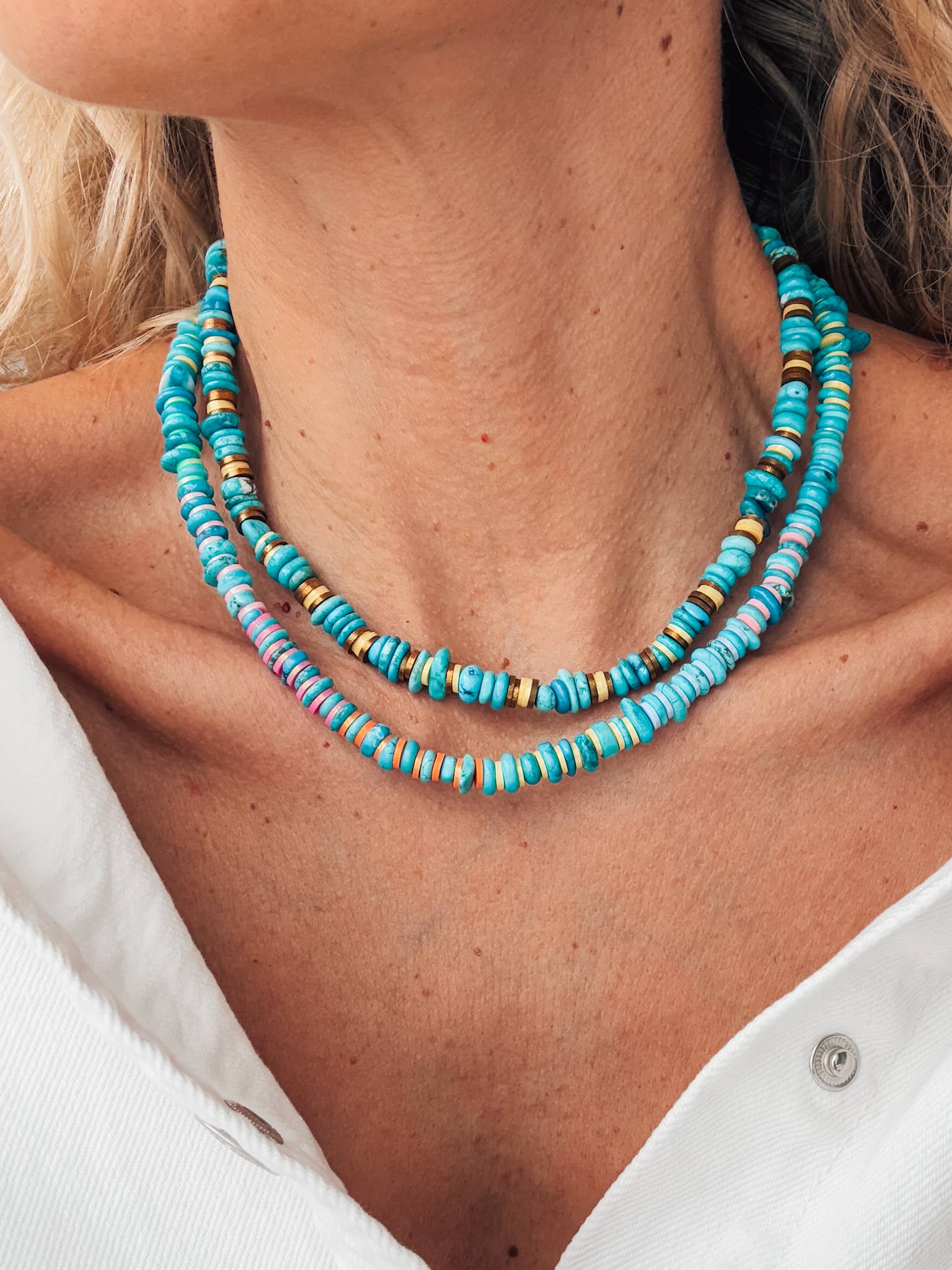 Turquoise rodelle beaded necklaces with colorful details