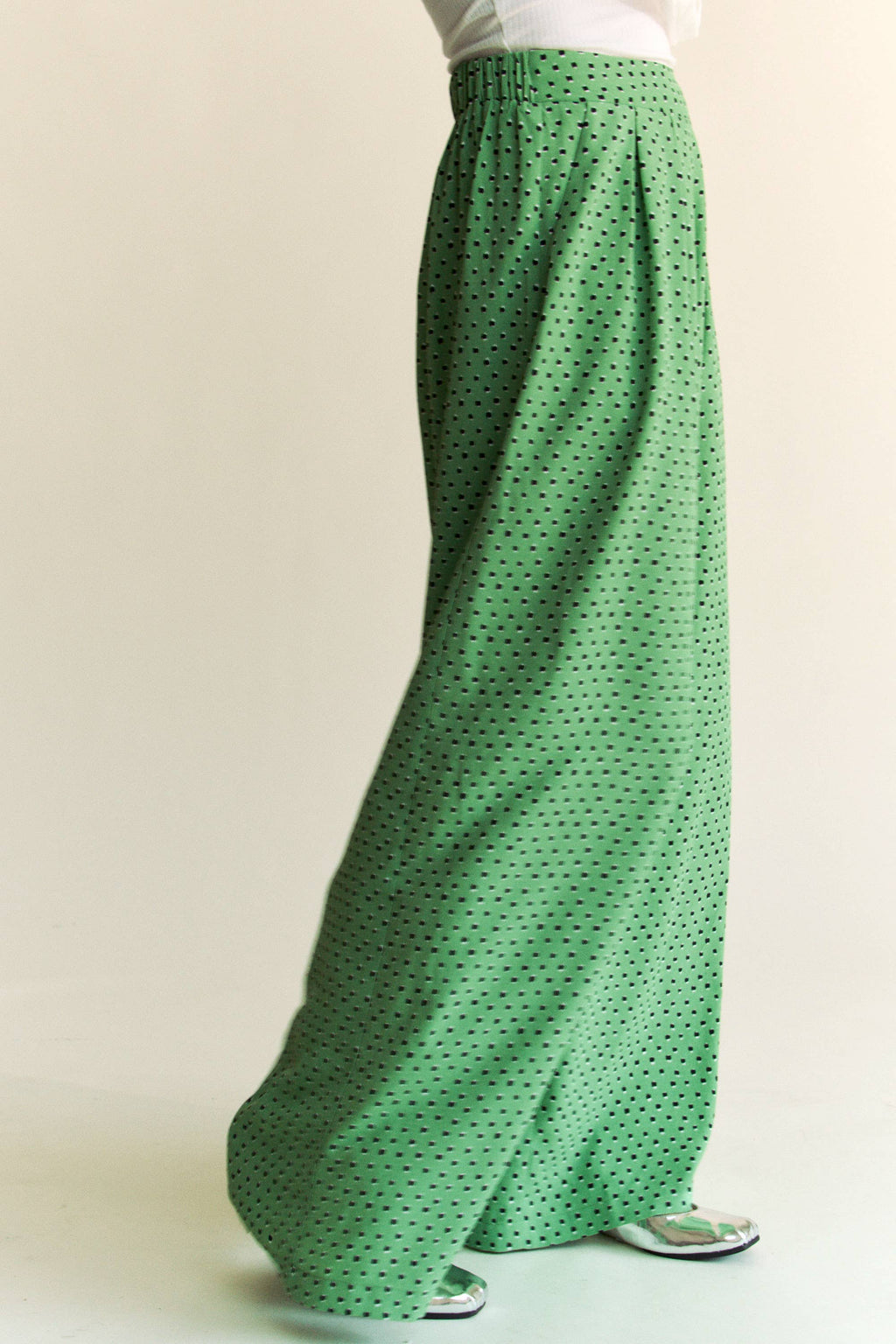 PLEATED BACK ELASTIC WAIST BAND WIDE LONG PANTS