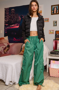 Green jogger cargo pants