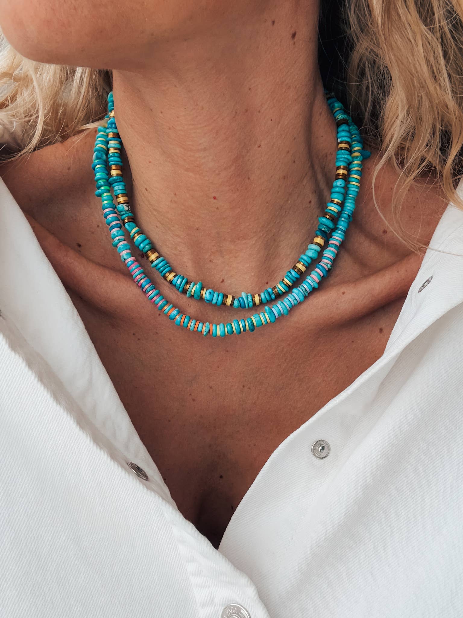 Turquoise rodelle beaded necklaces with colorful details