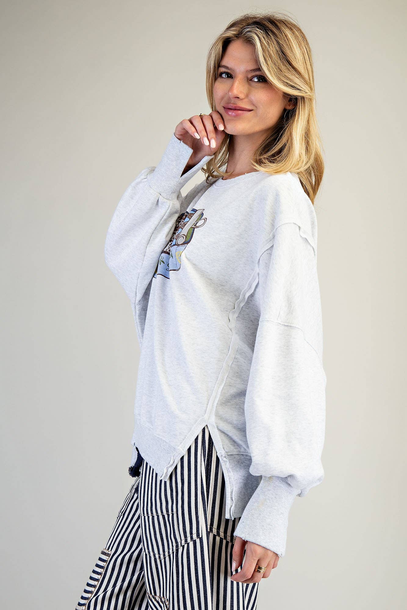 STONE WASHED SARDINES GRAPHIC SWEATSHIRT