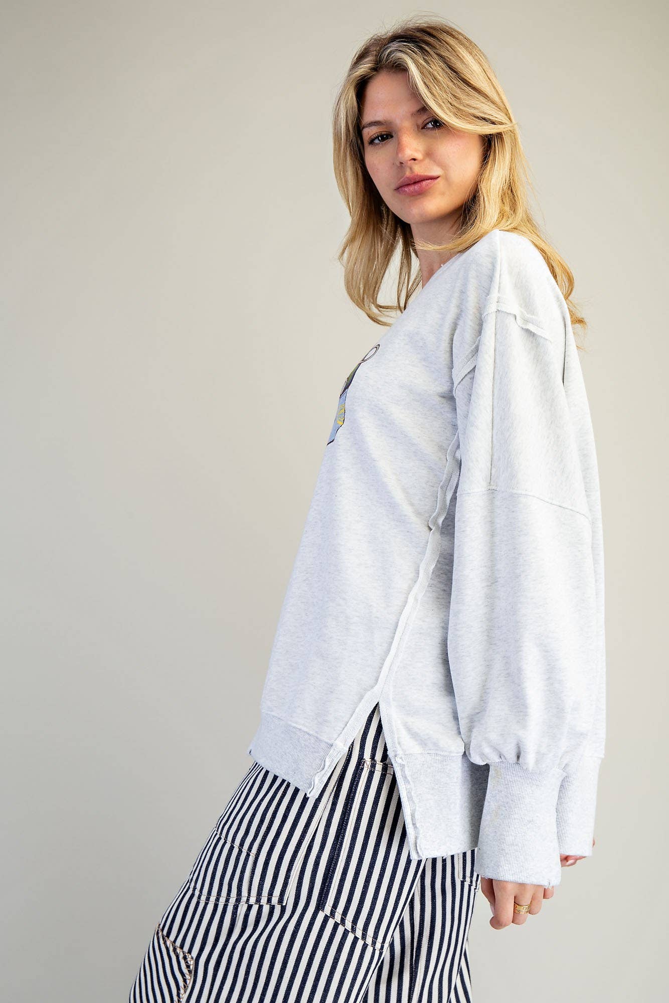 STONE WASHED SARDINES GRAPHIC SWEATSHIRT