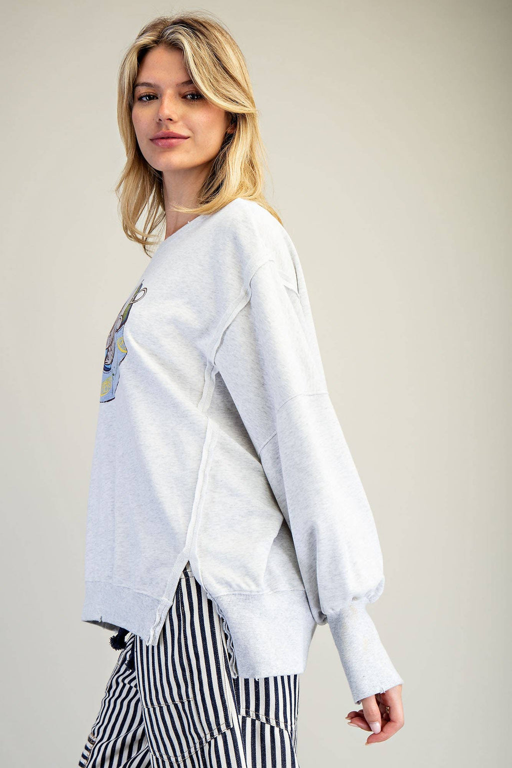 STONE WASHED SARDINES GRAPHIC SWEATSHIRT