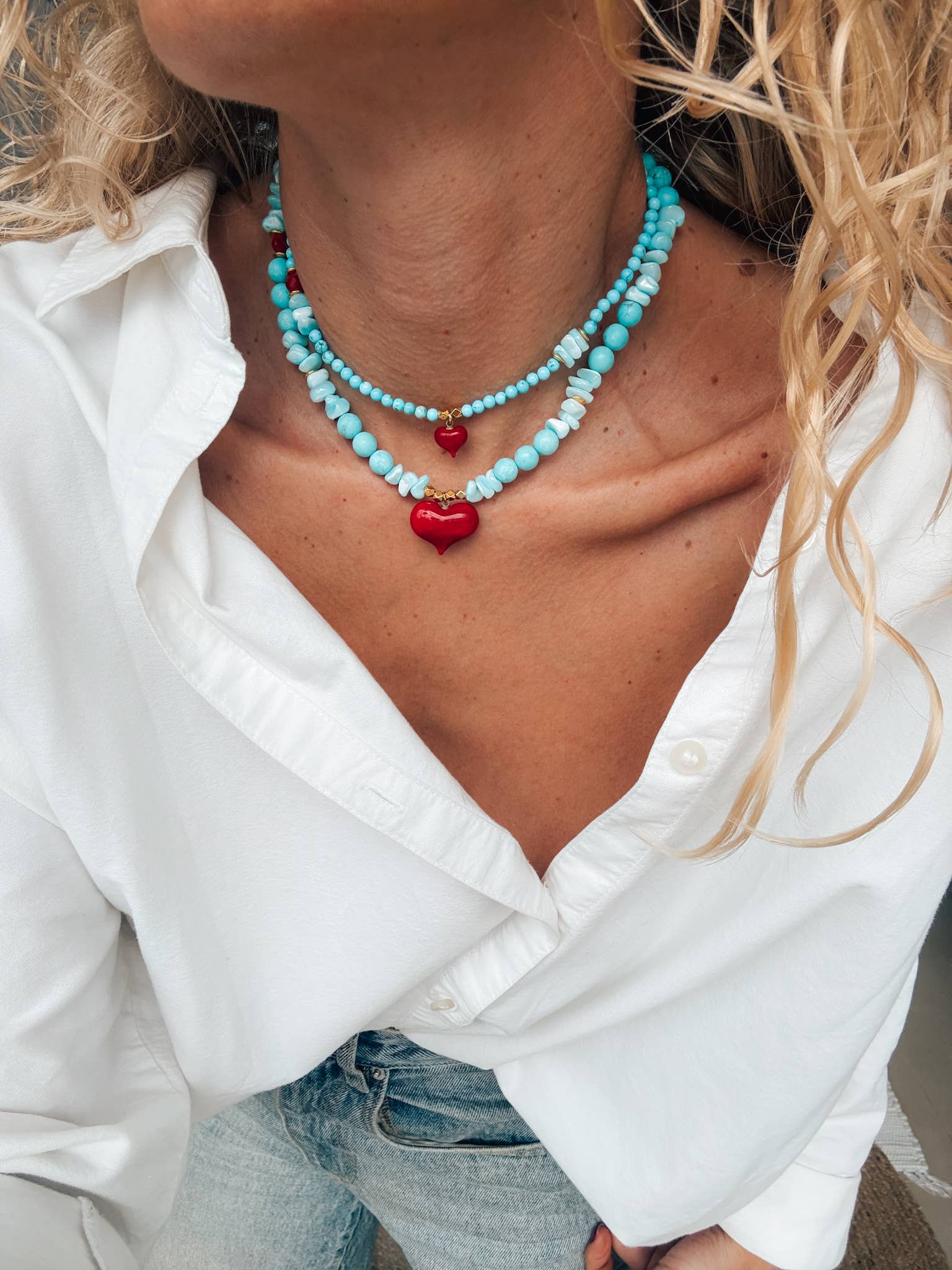 Semiprecious howlite turquoise beads necklace with red heart