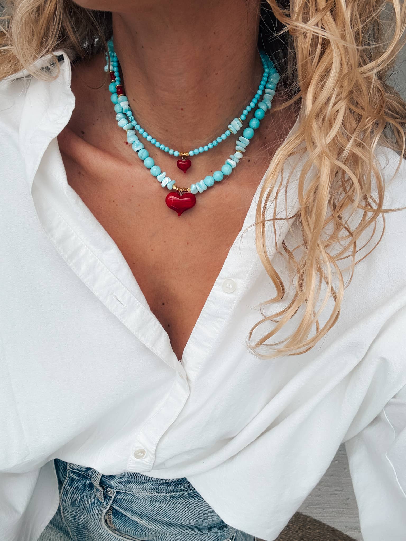 Semiprecious howlite turquoise beads necklace with red heart