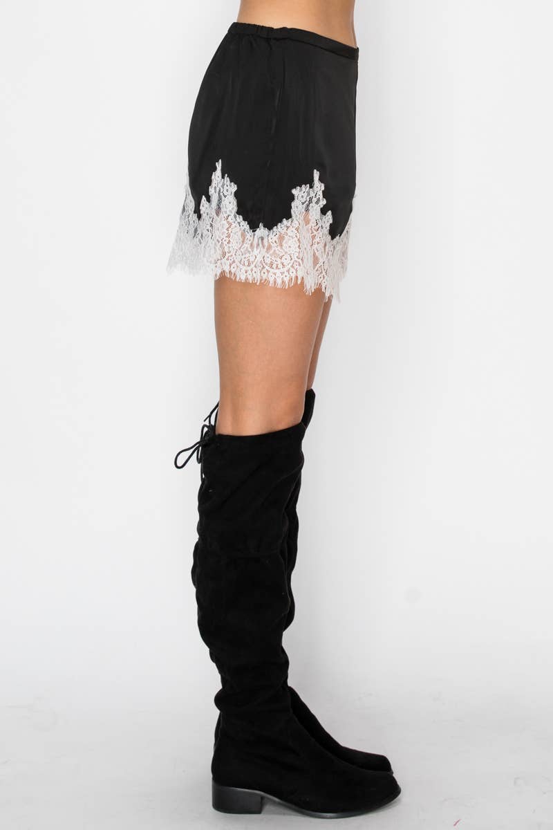 CONTRAST LACE SATIN SHORTS