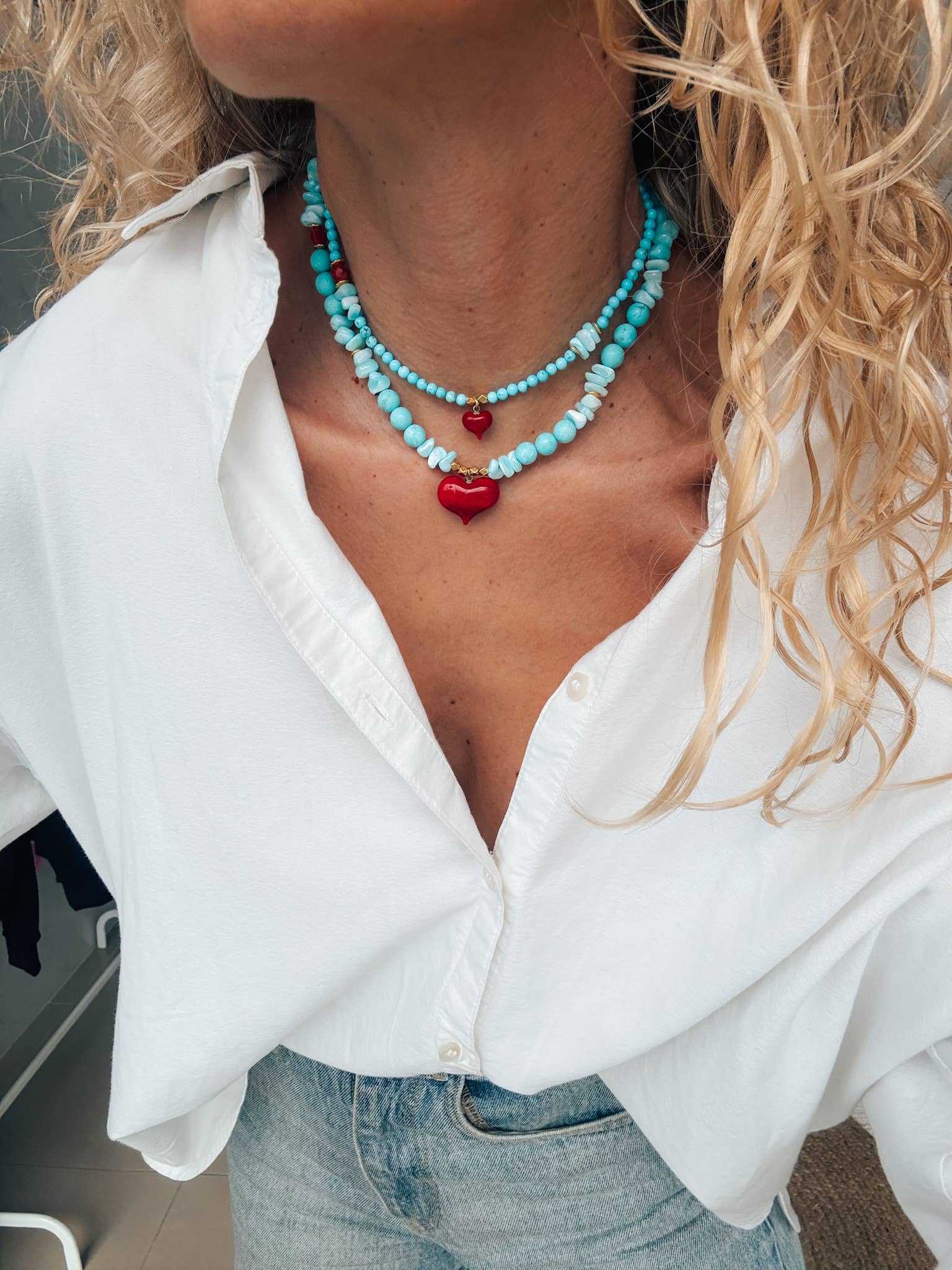 Semiprecious howlite turquoise beads necklace with red heart
