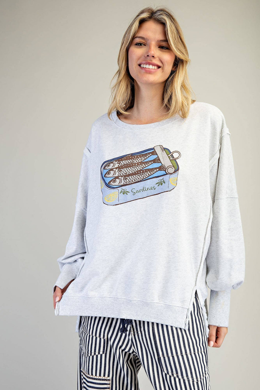 STONE WASHED SARDINES GRAPHIC SWEATSHIRT